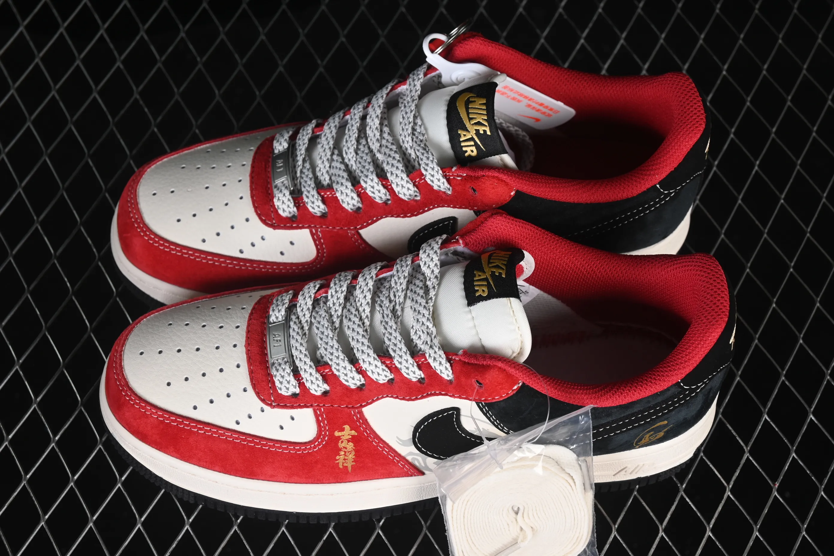 All Categories Nk Air Force 1 Air Force Series Nk Air Force 1 Low Air Force Low Nike Air Force 1'07 Low Red and Black Pray for Good Luck and Good Luck Air Force 1 Low-top Casual Shoes FC1688-264